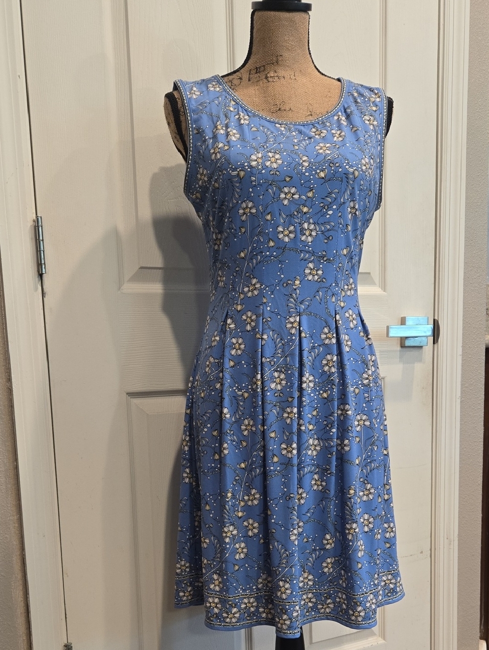 Max Studio Light Blue Floral Scoop Neck Dress